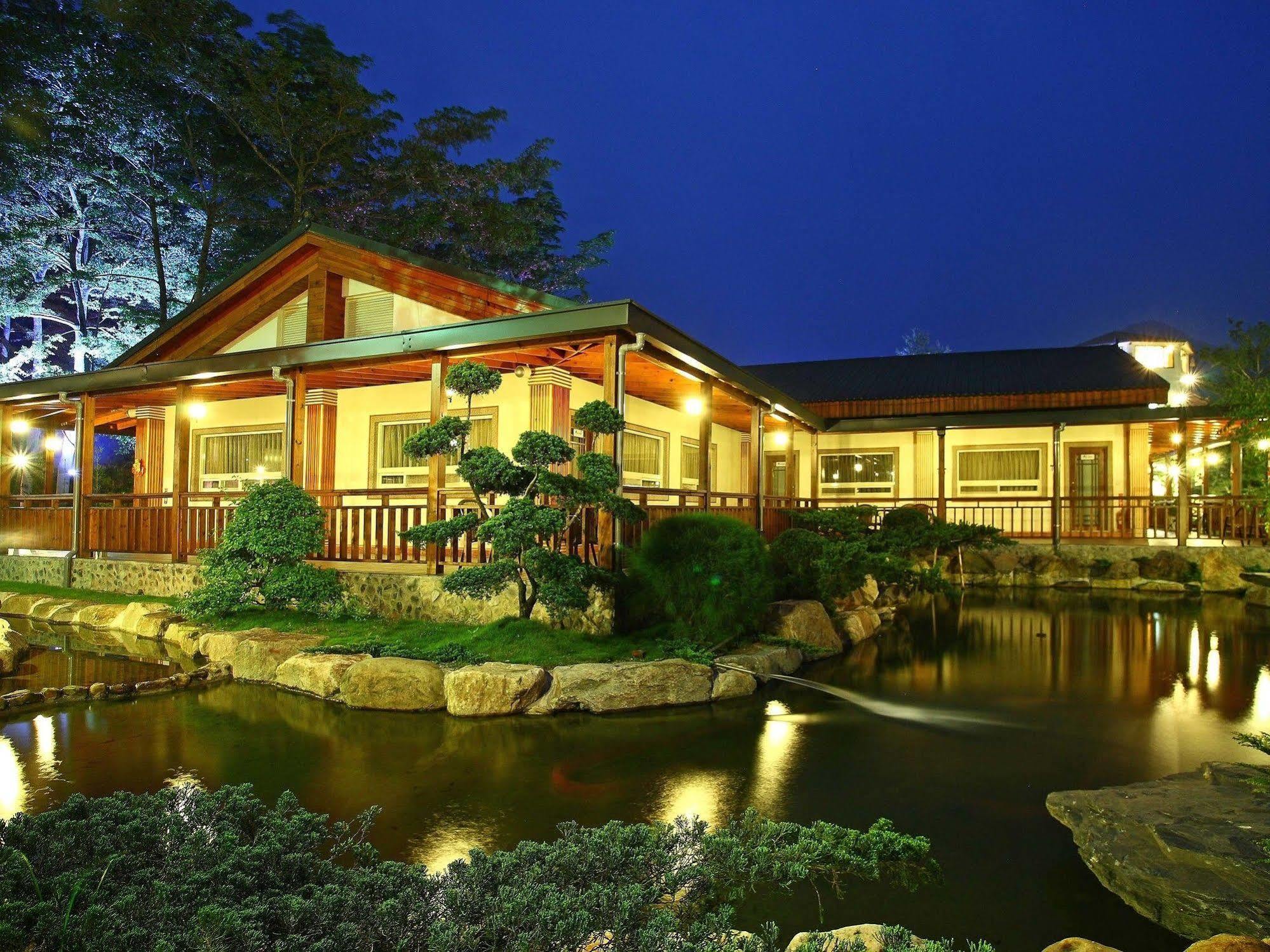 Flying Villa Nantou Exterior foto
